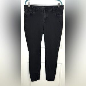 Old Navy Women's Rockstar Low Rise Distressed Skinny Jeans Black Size 14 Pre-Own